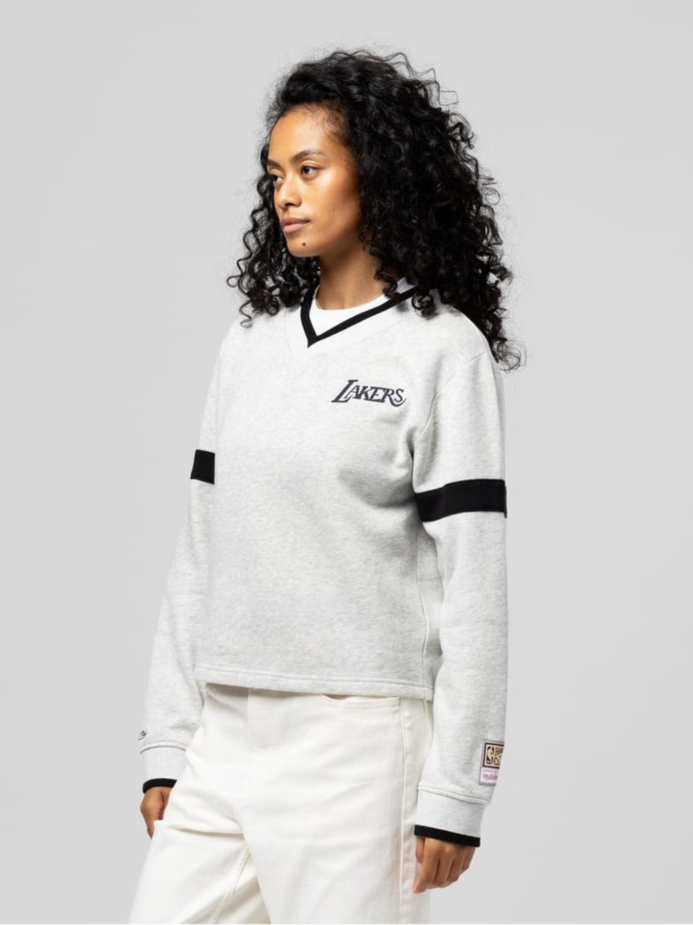 Women's Los Angeles Lakers Heather Gray Cropped V-Neck Sweatshirt Medium